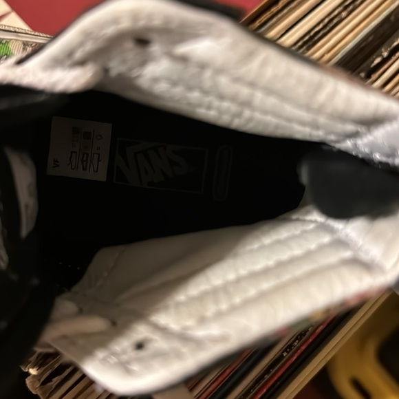 VANS high-top Mario Bros. GAME OVER shoes, great shape. Youth size 11 US/27.5 UK - Picture 4 of 7